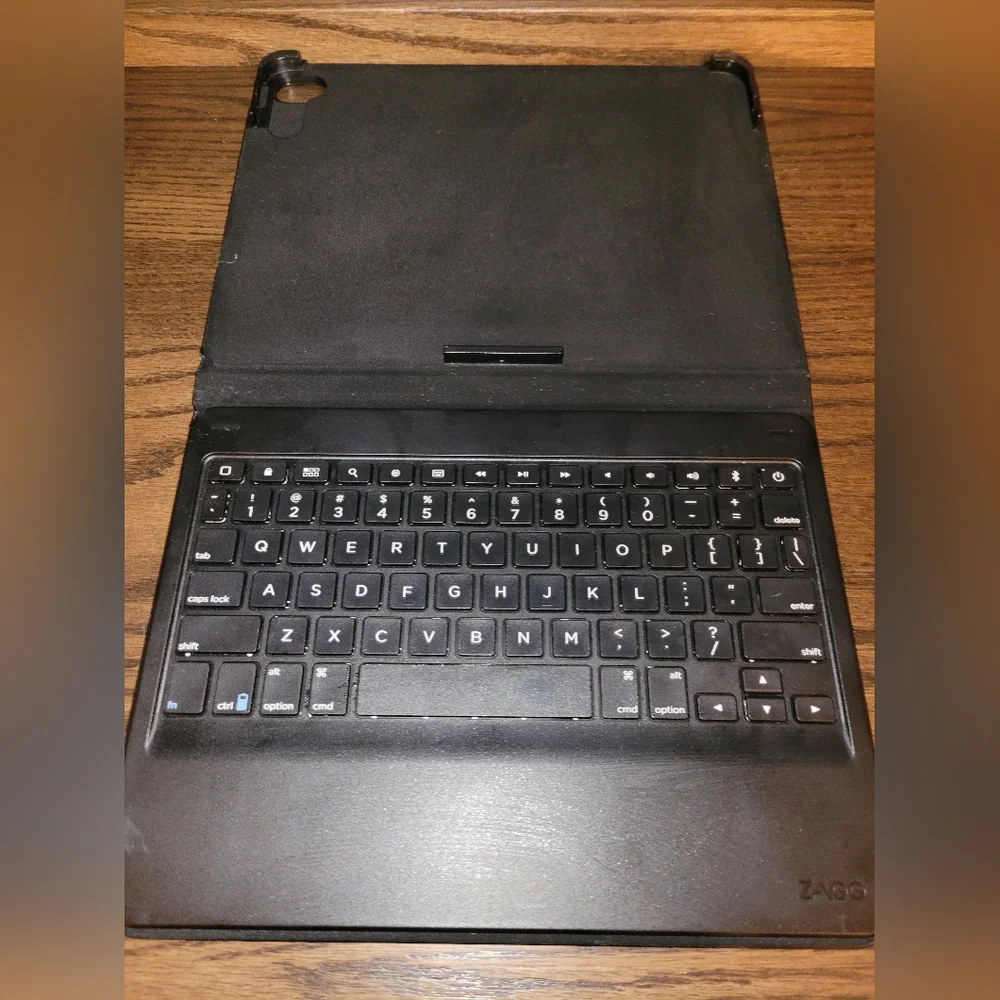 ZAGG-Keyboard-Messenger Folio-Apple-iPad Pro 11in-ZKB105MFN17-Black